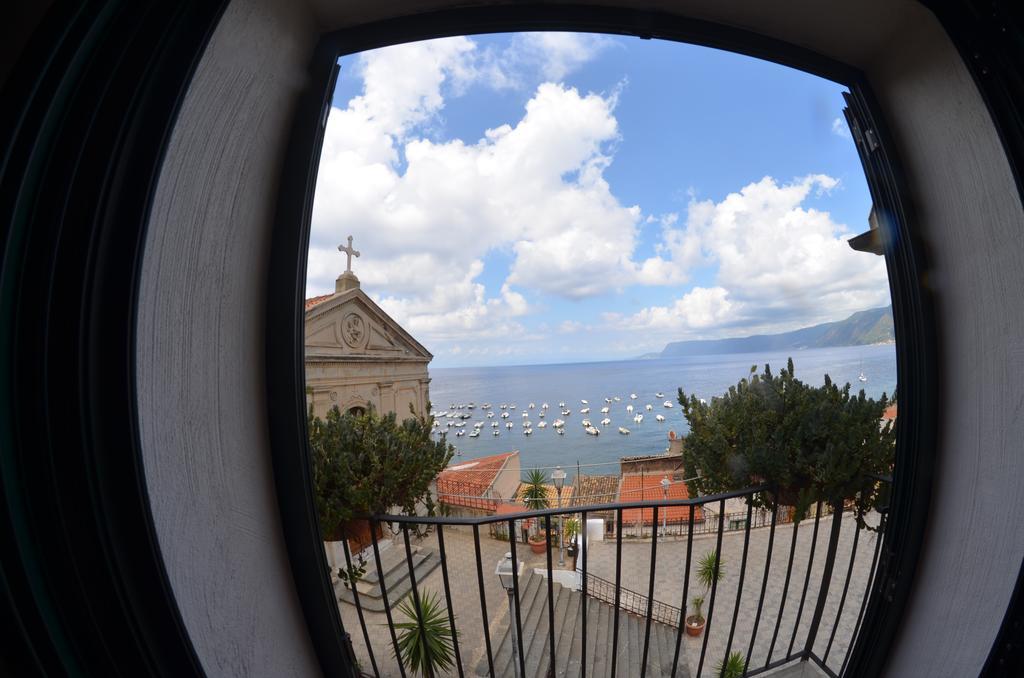 La Locandiera Scilla